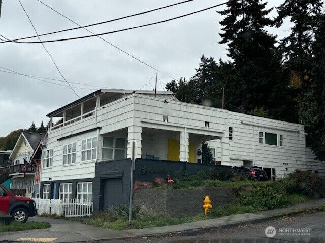 Property Photo:  2142  Alki Avenue SW  WA 98116 