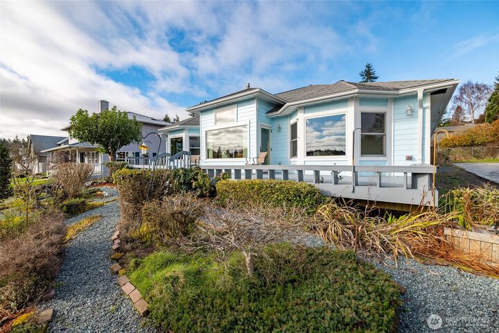 Property Photo:  802 NW  Krueger Street  WA 98239 