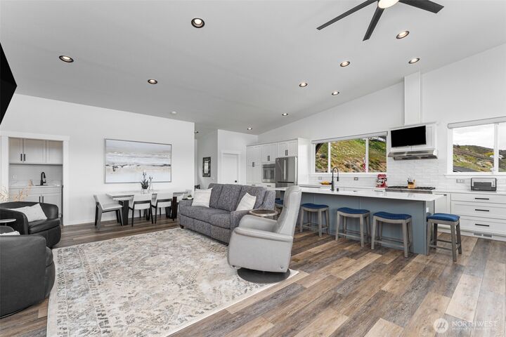 Property Photo:  23  Elk View Dr  WA 98848 