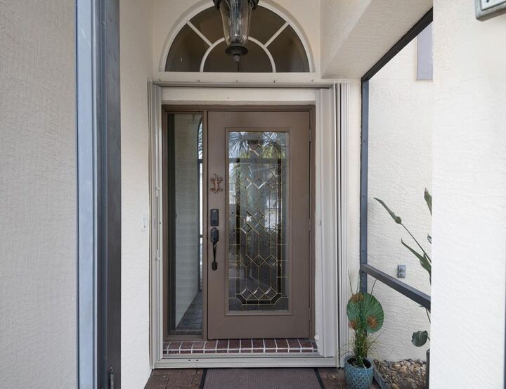 Property Photo: 258 NW Red Cedar Street FL 34957