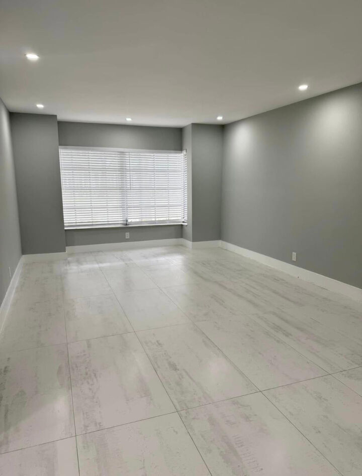 Property Photo:  2191 NE 68th Street 403  FL 33308 