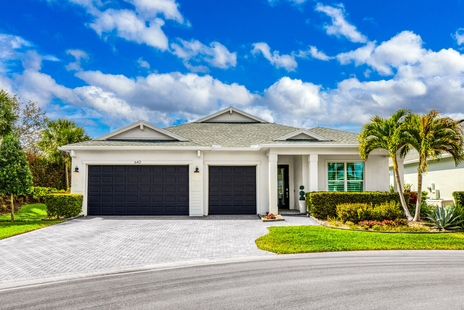 Property Photo:  642 SE Goldenrod Road  FL 34984 
