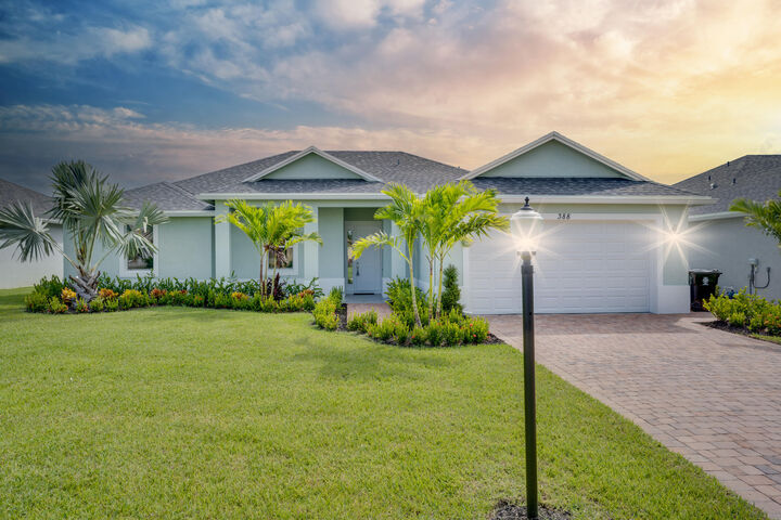 Property Photo: 388 SW Vista Lake Drive FL 34983