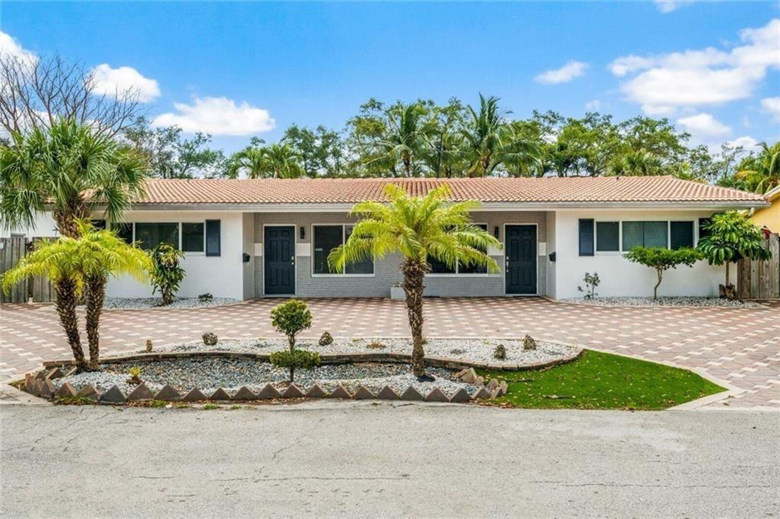 Property Photo: 922 Orange Isle FL 33315