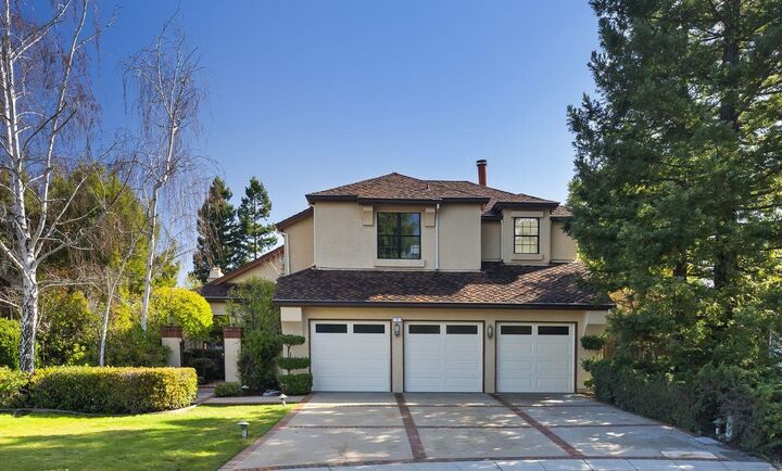 Property Photo: 6 Woodridge Court CA 94061