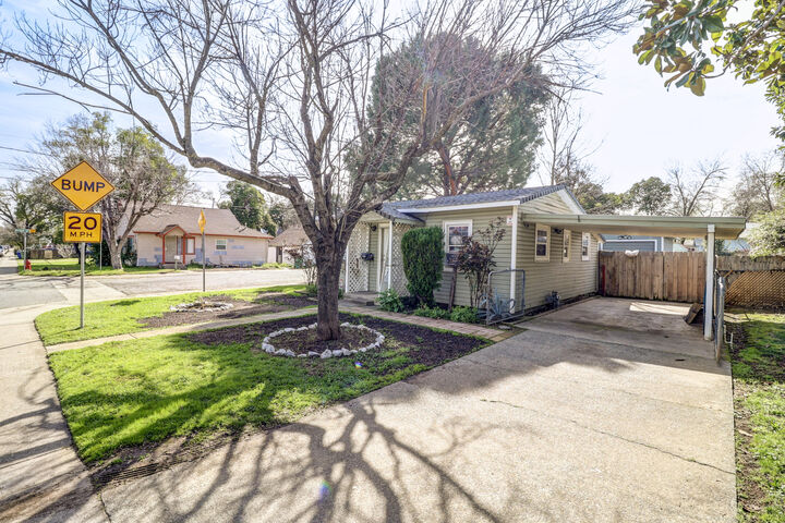 Property Photo:  815 Locust Street  CA 96001 