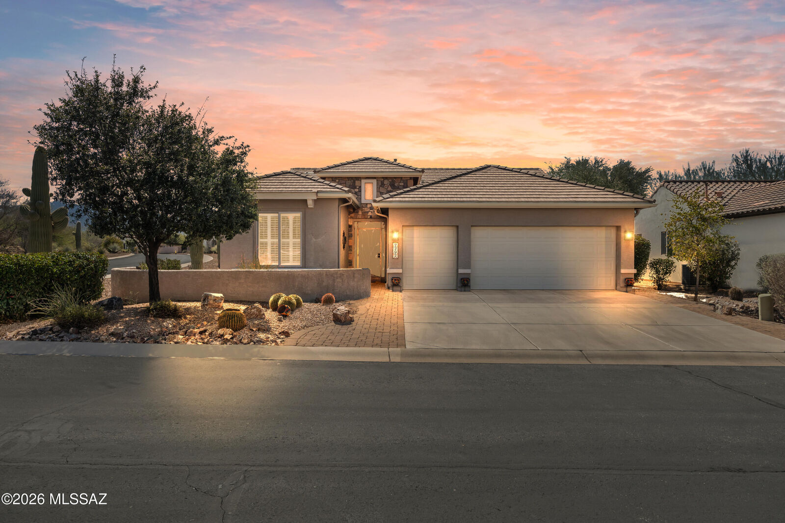 Property Photo:  2292 E Skywalker Way  AZ 85614 