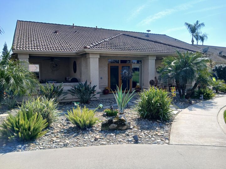 Property Photo:  2485 Presidential Drive  CA 93274 