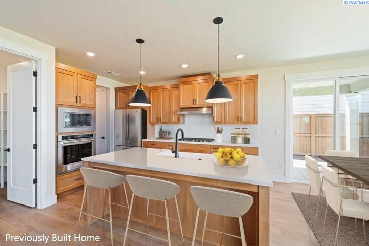 Property Photo: 5705 Rd. 122 WA 99301