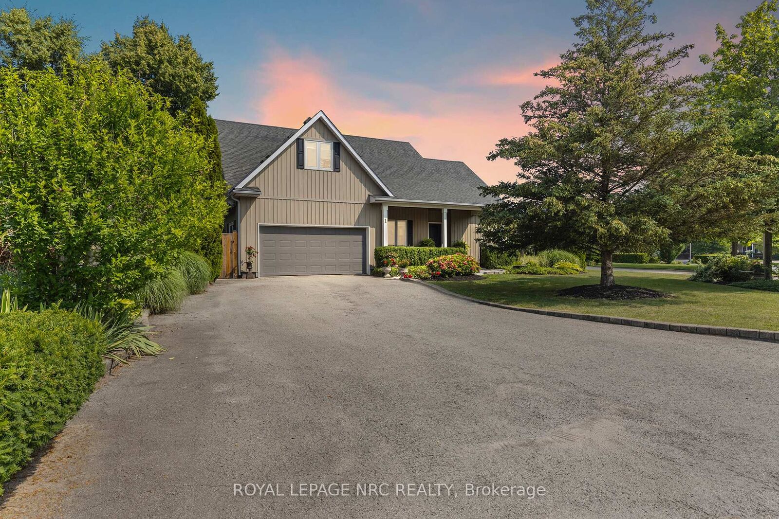 Property Photo: 1 Karsam Court ON L0S 1J0