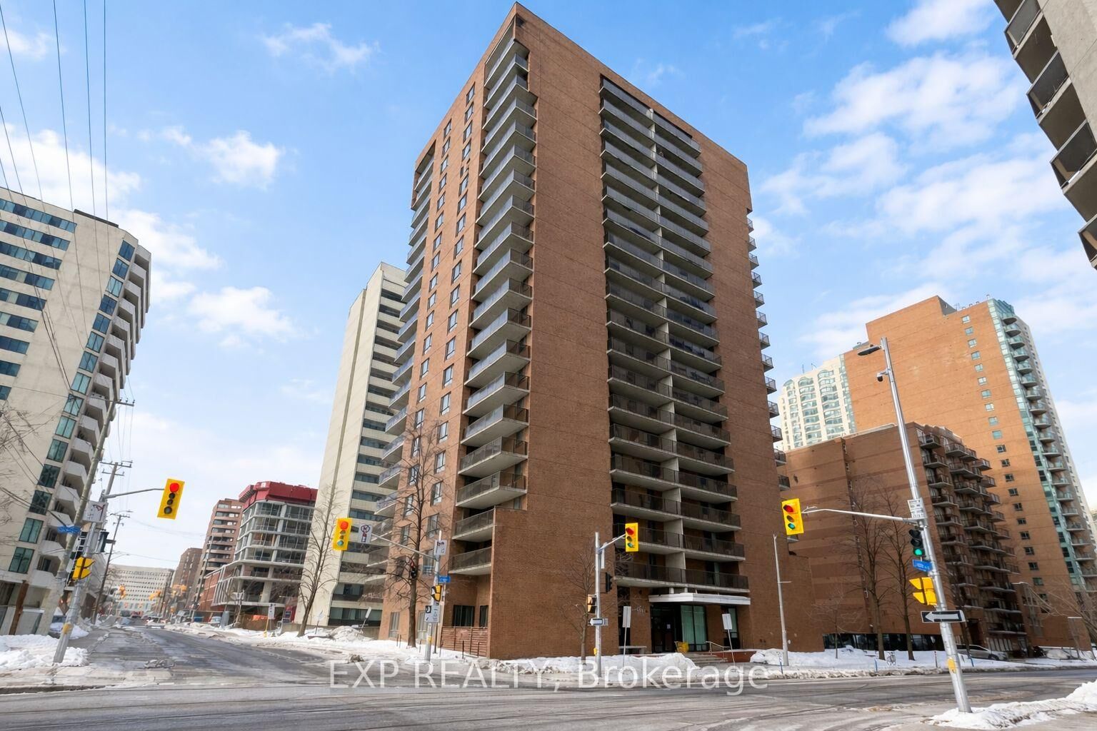 Property Photo: 475 Laurier Avenue W 705 ON K1R 7X1