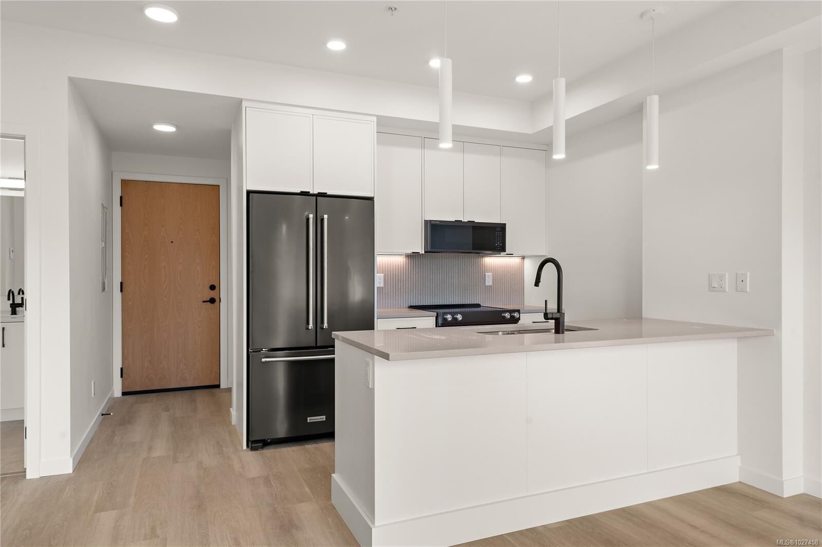 Property Photo: 1102 Esquimalt Rd 409 BC V9A 0L3