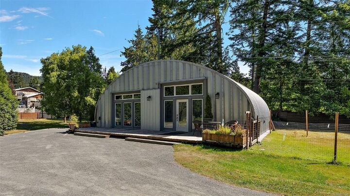 Photo de la propriété:  5523 Croydon Pl  BC V9Z 0C7 