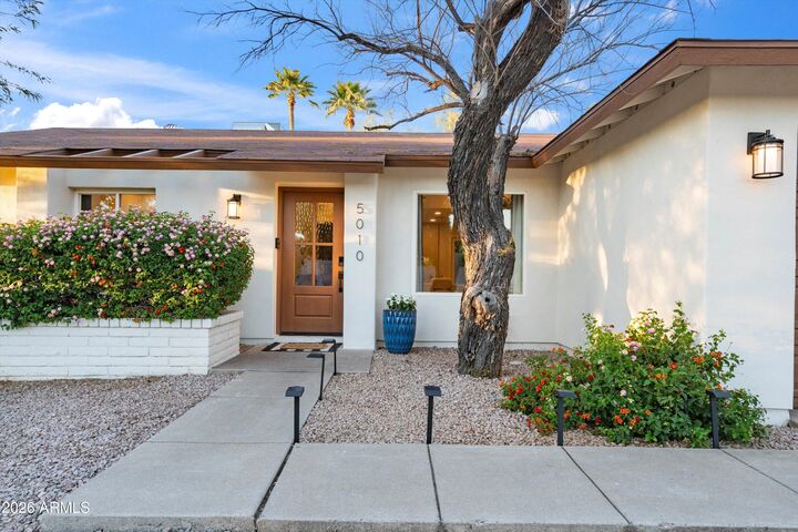 Property Photo:  5010 E Dahlia Drive  AZ 85254 