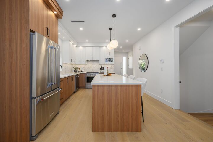 Property Photo: 6176 Elgin Avenue 2 BC V5H 3S4