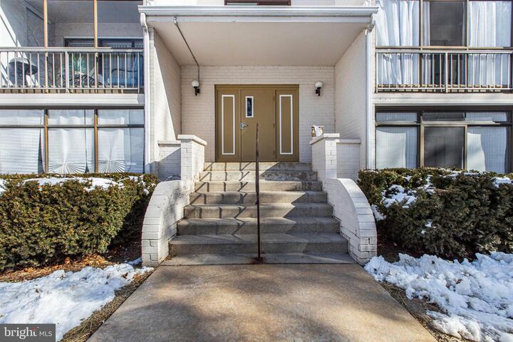 Property Photo:  64 Welsh Tract Road Unit C305  DE 19713 