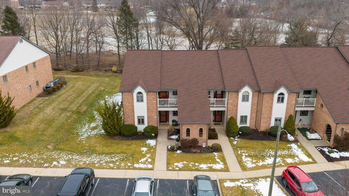 Property Photo:  225 Black Oak Drive  PA 17602 