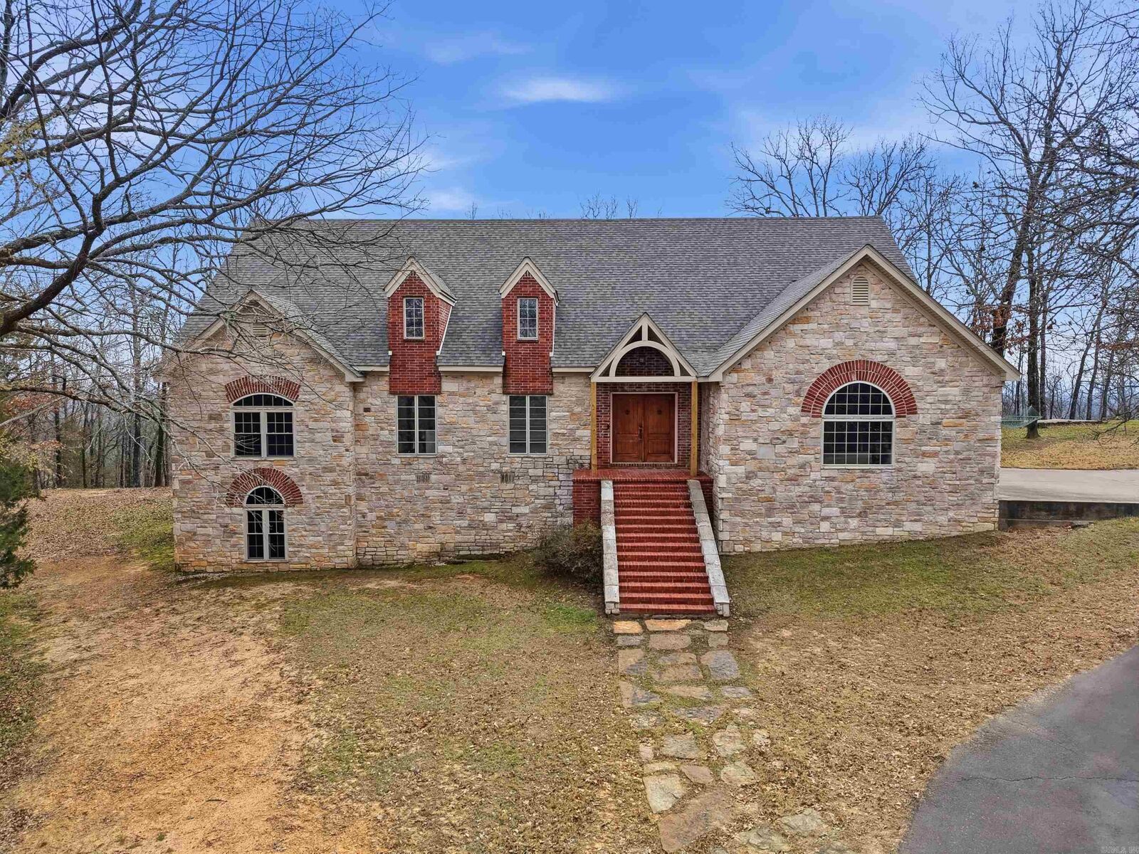 Property Photo:  4 Robins Ridge Rd  AR 72110 