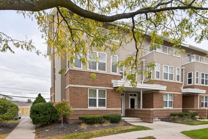 Property Photo: 1395 Upper Green Circle OH 43212