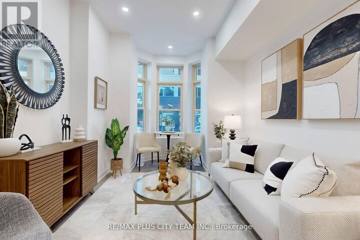 Property Photo:  118 Peter Street  ON M5V 2G7 