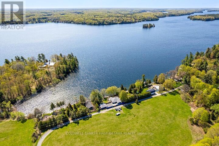 Photo de la propriété: 889 Jones Point Road ON K7H 3C7