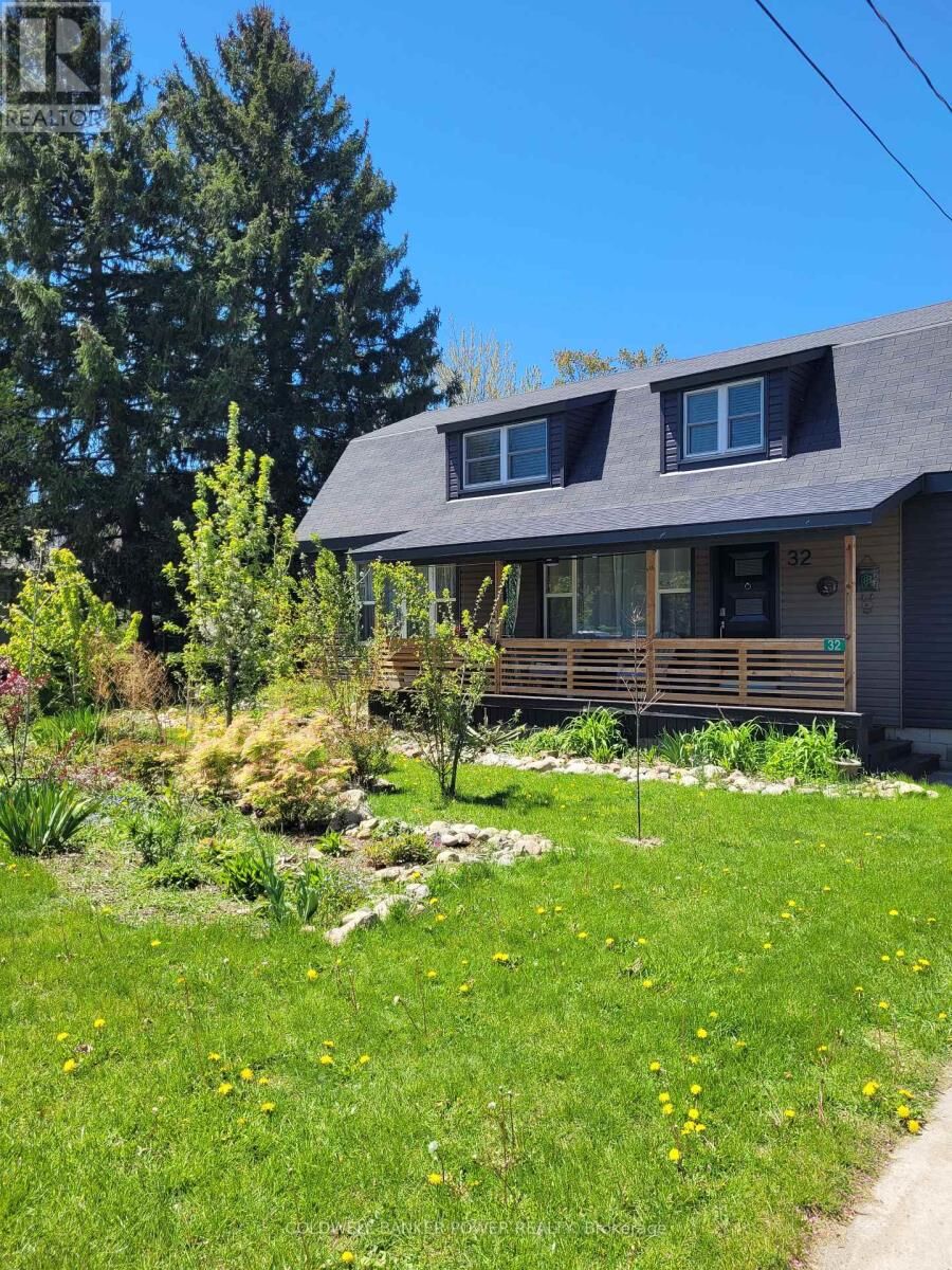 Property Photo:  32 Ann Street  ON N0M 1B0 