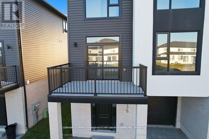 Property Photo: 816 Buckeye Lane ON N6G 4A4