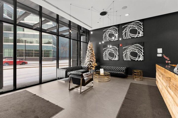 Property Photo:  311 Hargrave Street  MB R3B 2C3 