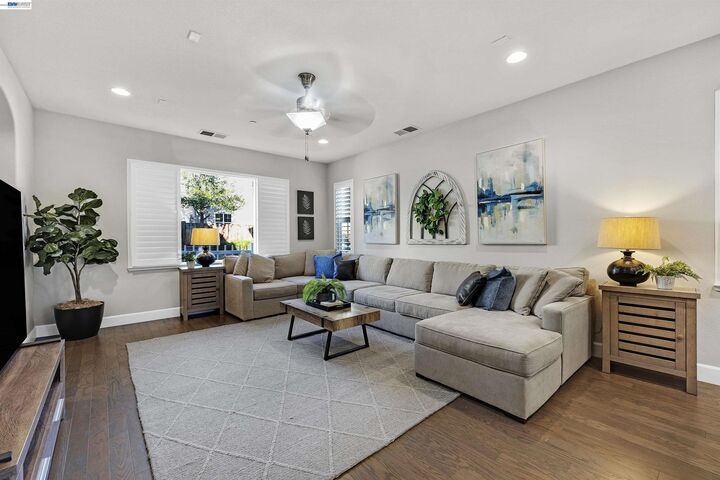 Property Photo:  3004 Sonsilla Lane  CA 94582 