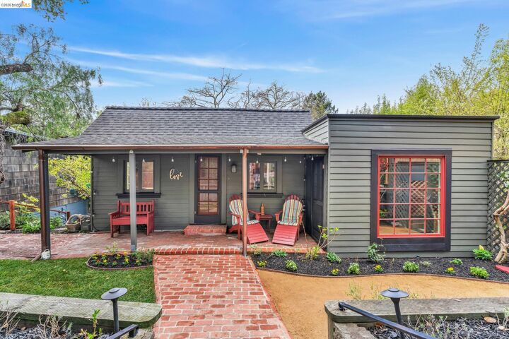 Property Photo:  1101 Mountain Blvd  CA 94611 