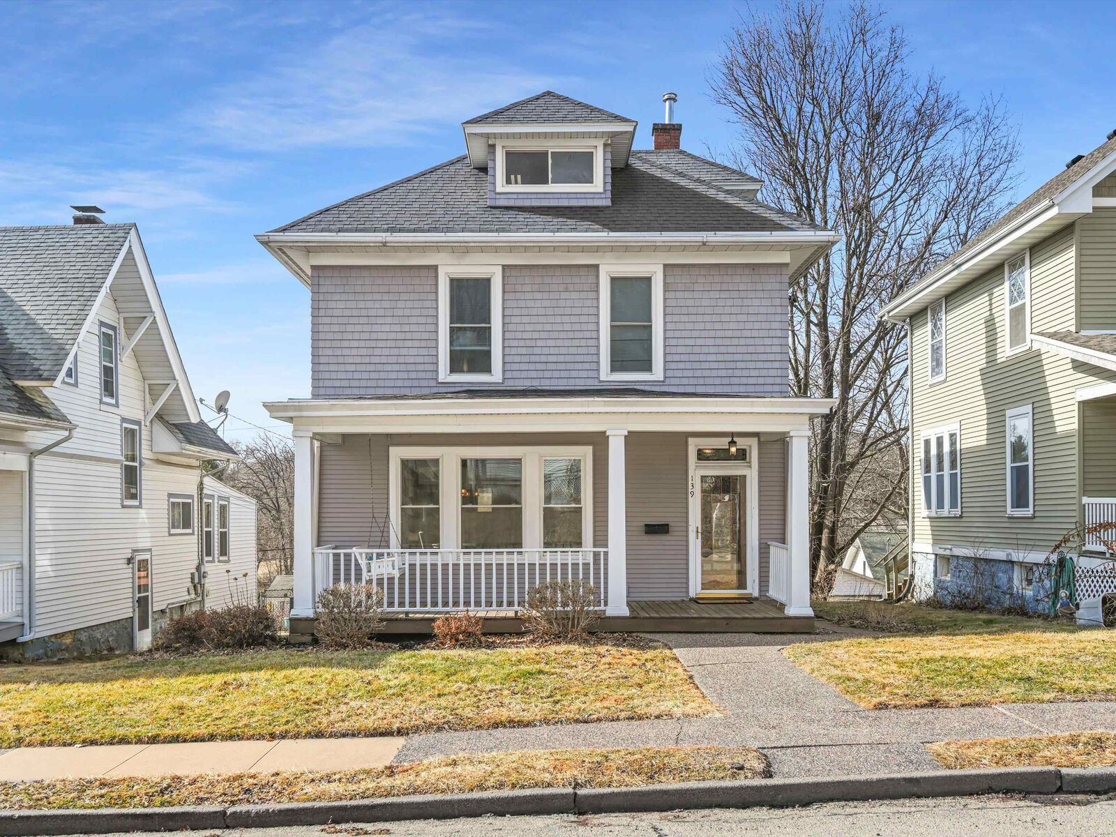 Property Photo:  139 Nevada Street  IA 52001 