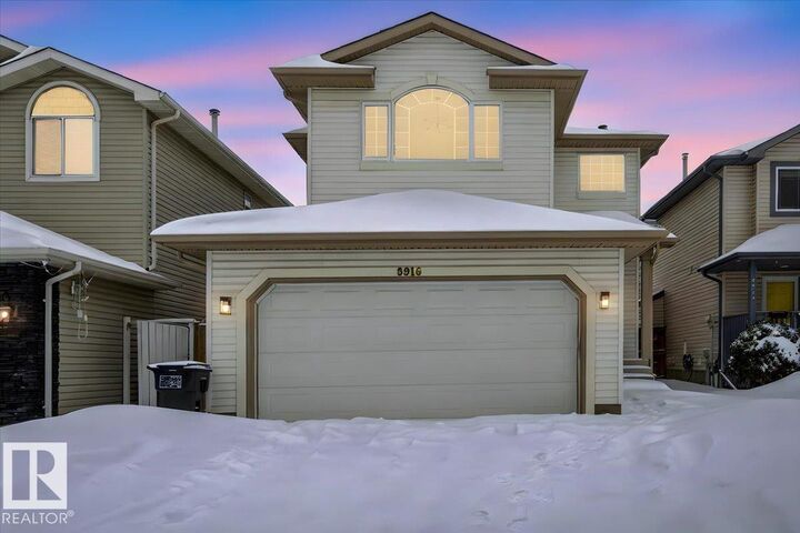Property Photo:  8916 175 Avenue NW  AB T5Z 3X9 