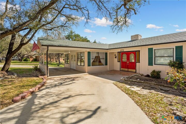 Property Photo:  2003 Valley Oaks Drive  TX 76548 