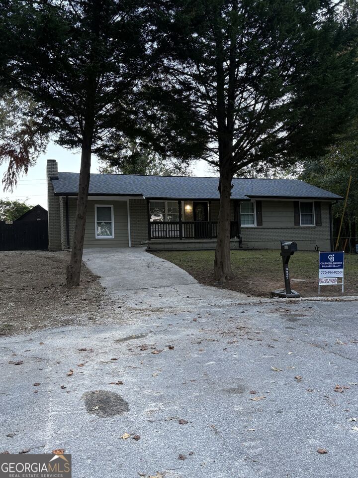 Property Photo:  657 Utoy Court  GA 30238 