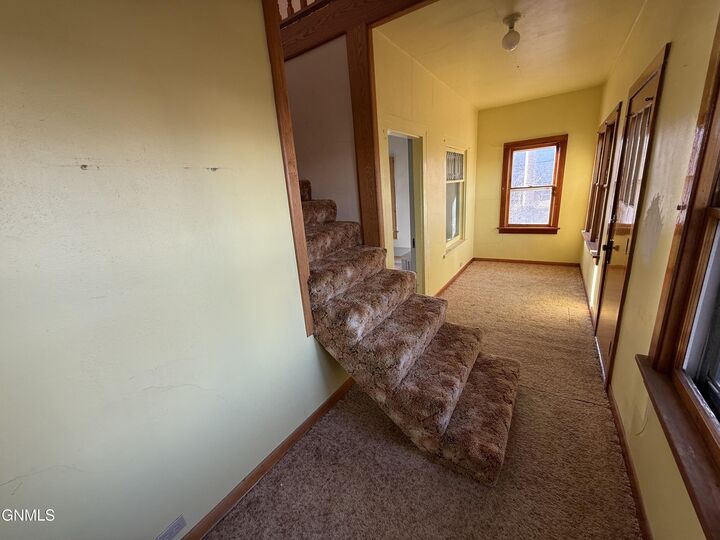 Property Photo: 207 Dakota Street N ND 58533