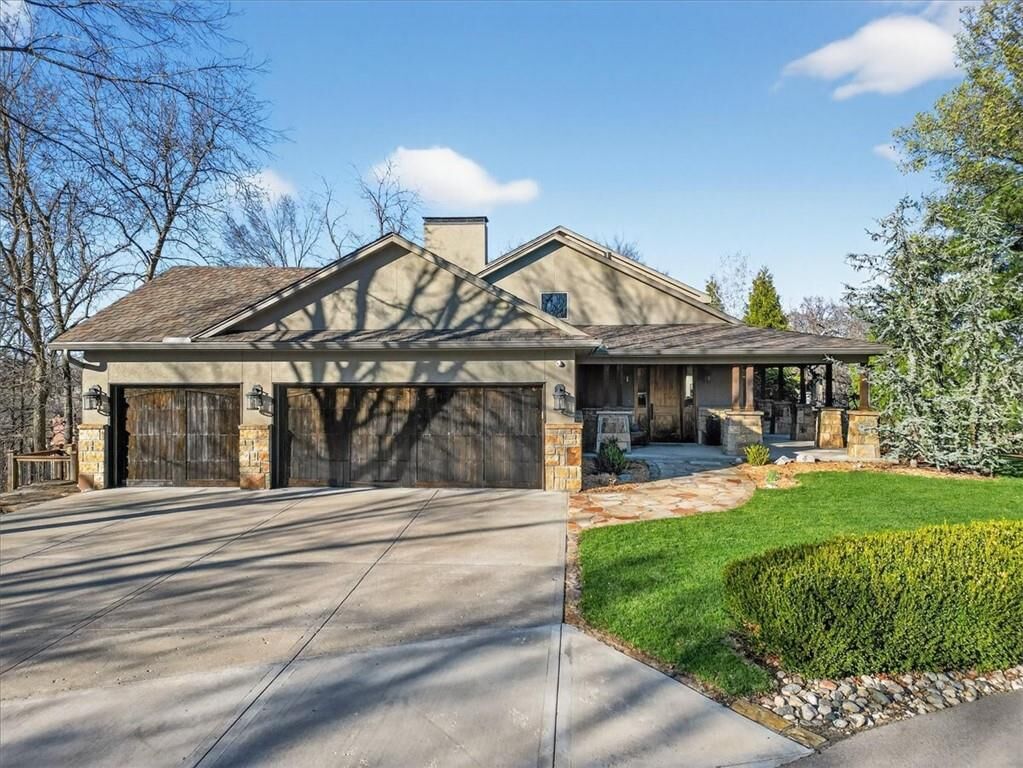 Property Photo:  235 Hillcrest Road W  KS 66217 