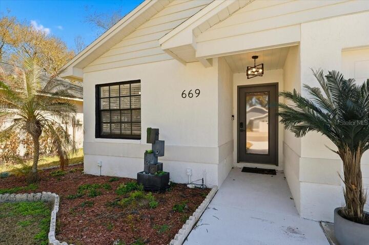 Property Photo:  669 Eagle Run  FL 33809 