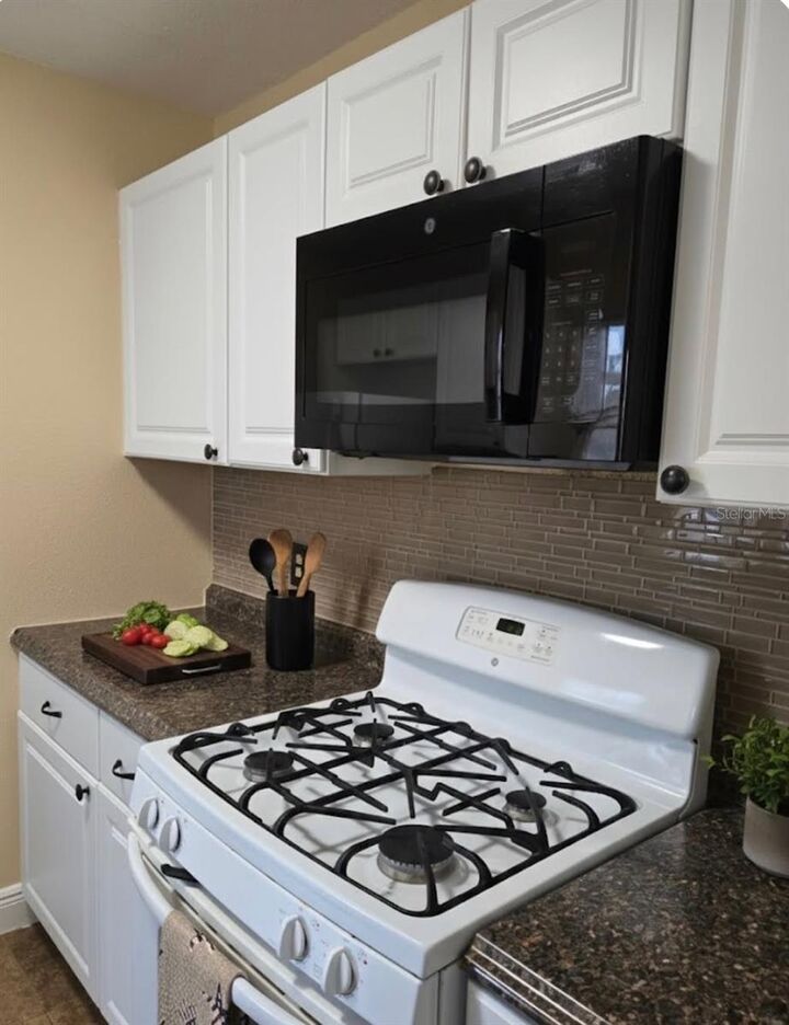 Property Photo:  10032 65th Avenue N 8  FL 33708 