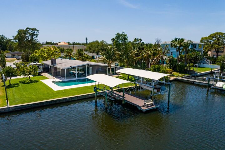 Property Photo:  263 87th Avenue N  FL 33702 