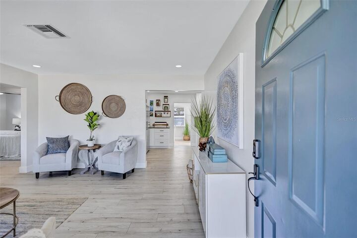 Property Photo:  828 50th Avenue S  FL 33705 