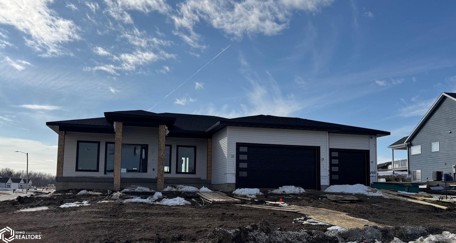 Property Photo: 2629 Knollway Drive IA 50158