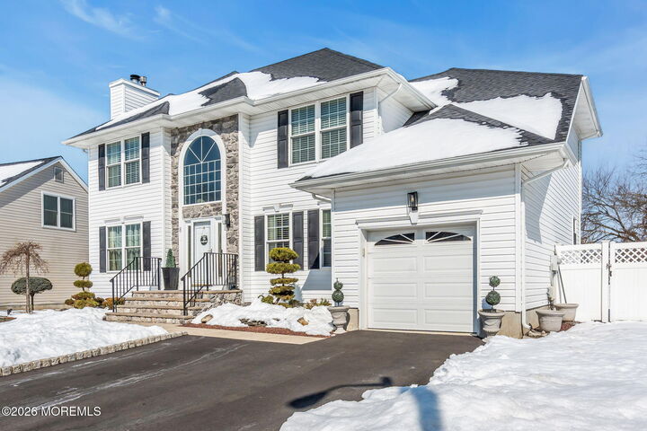 Property Photo:  8 Heritage Drive  NJ 07726 