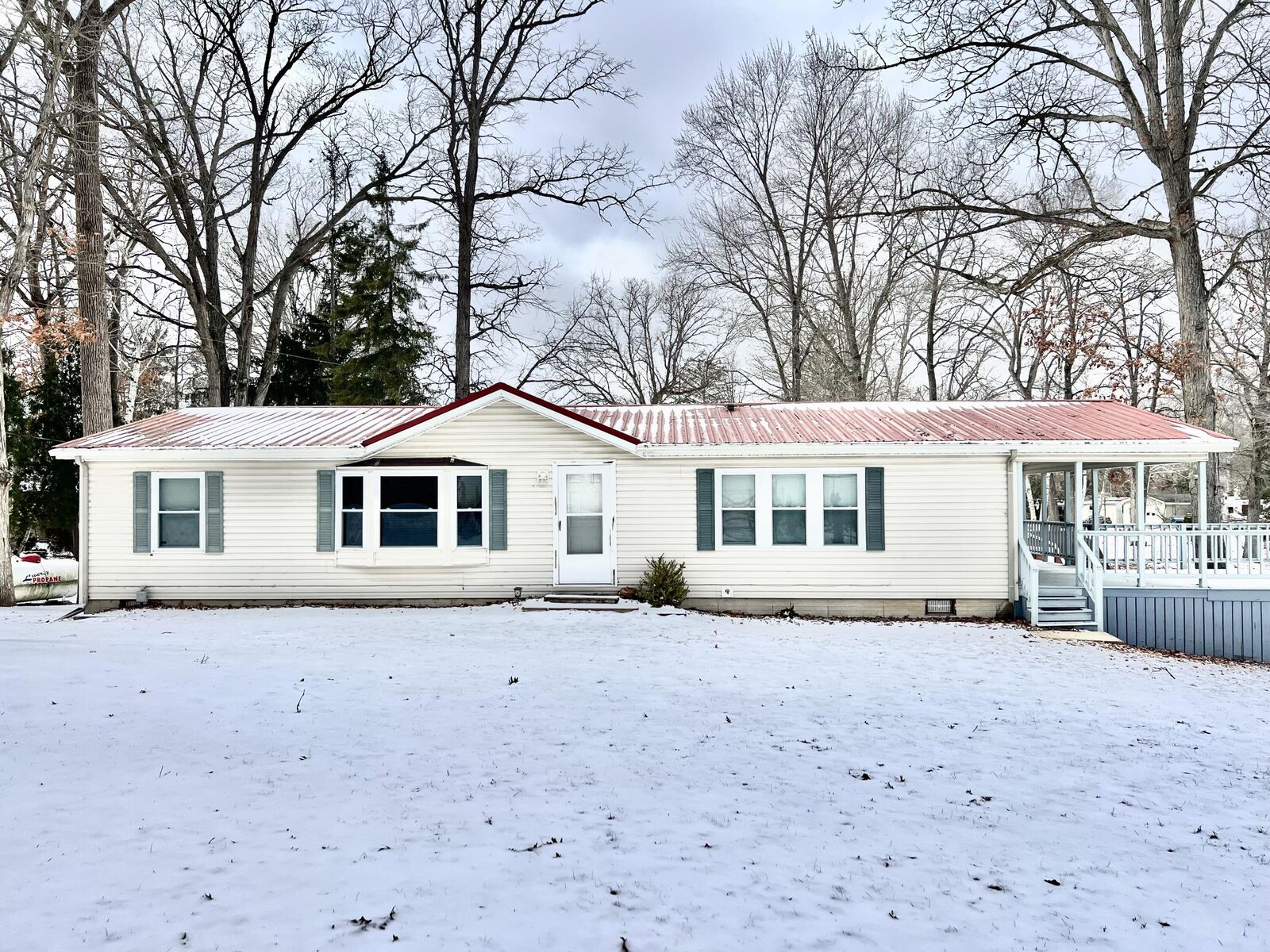 Property Photo:  5482 Circle Drive  MI 49274 