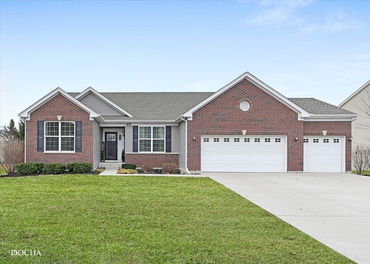 Property Photo:  617 Northgate Lane  IL 60404 