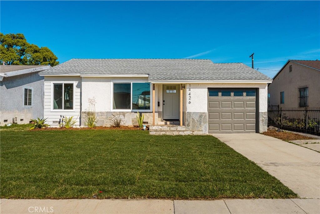 Property Photo:  14426 S Cahita Avenue  CA 90220 