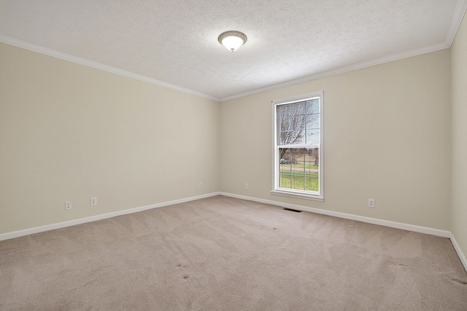 Property Photo:  186 Pine Creek Dr  TN 37166 