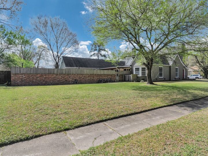Property Photo:  813 W Grove Avenue  TX 75904 