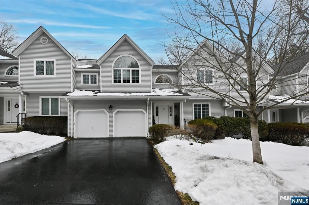 Property Photo:  15 Drake Drive G2  NJ 07642 