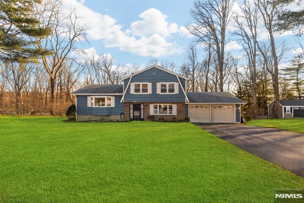 Property Photo:  11 Grover Street  NJ 07876 