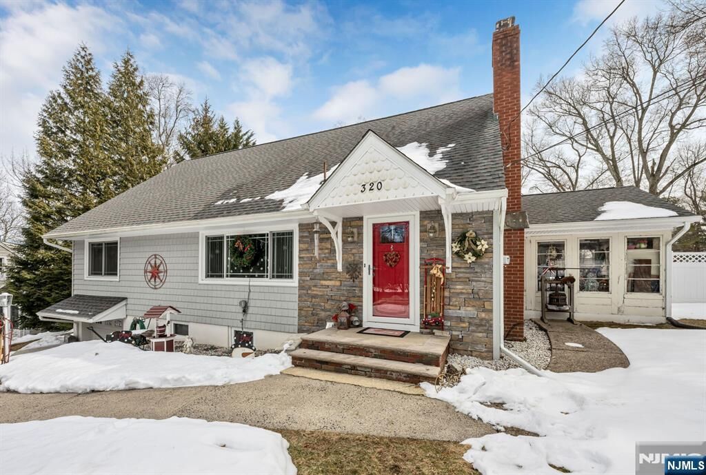Property Photo:  320 Cedar Hill Avenue  NJ 07481 